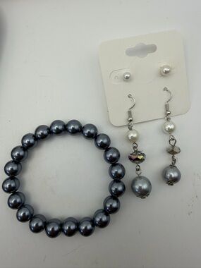 Elegant Gray Pearl Stretch Bracelet and Dangle Earring Set Mixed